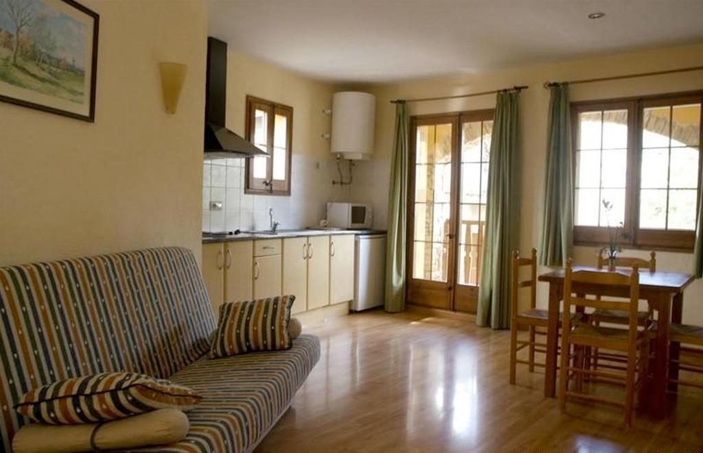 Apartamentos Cal Ratero Maçanet de Cabrenys Δωμάτιο φωτογραφία